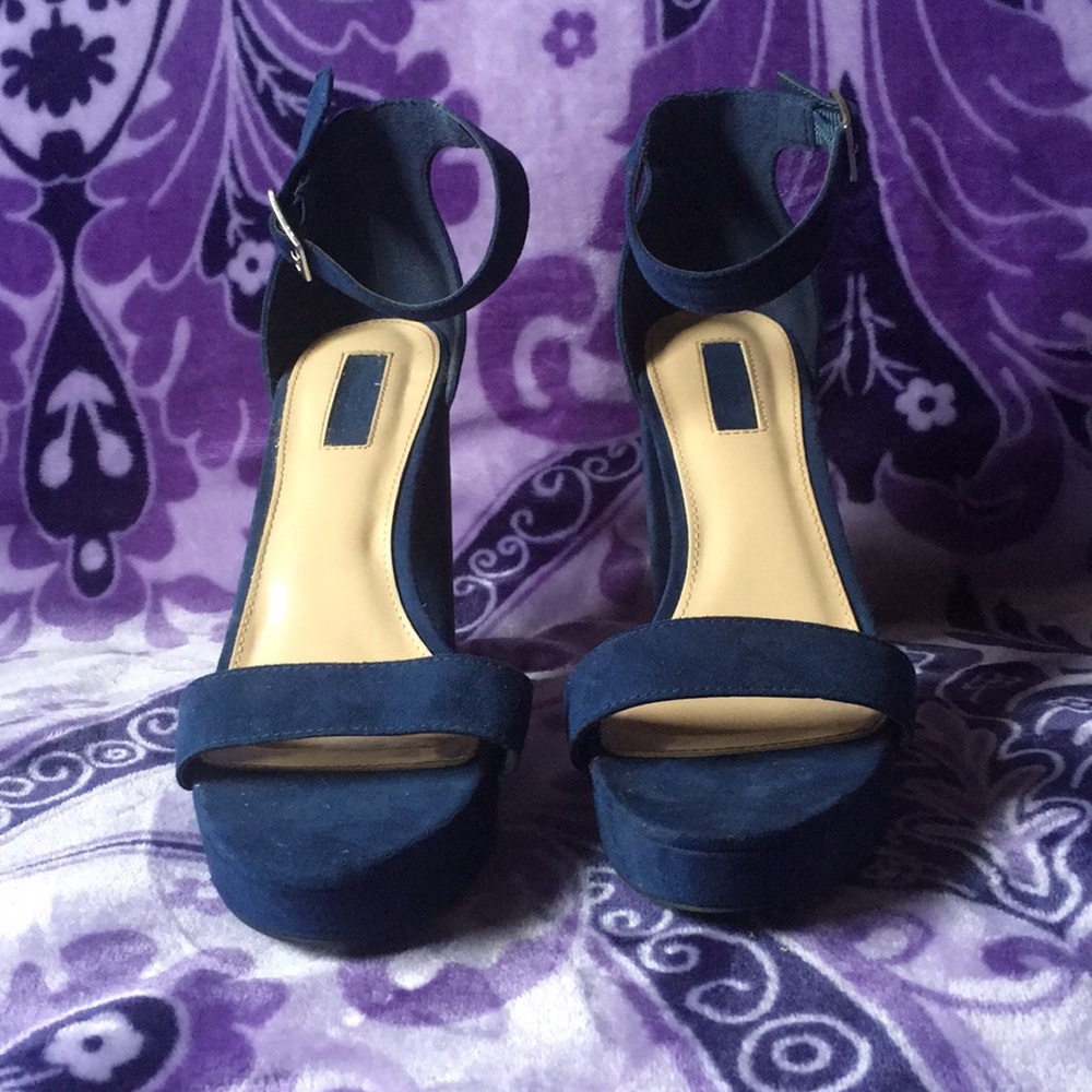 Heels - Picture 3 of 5